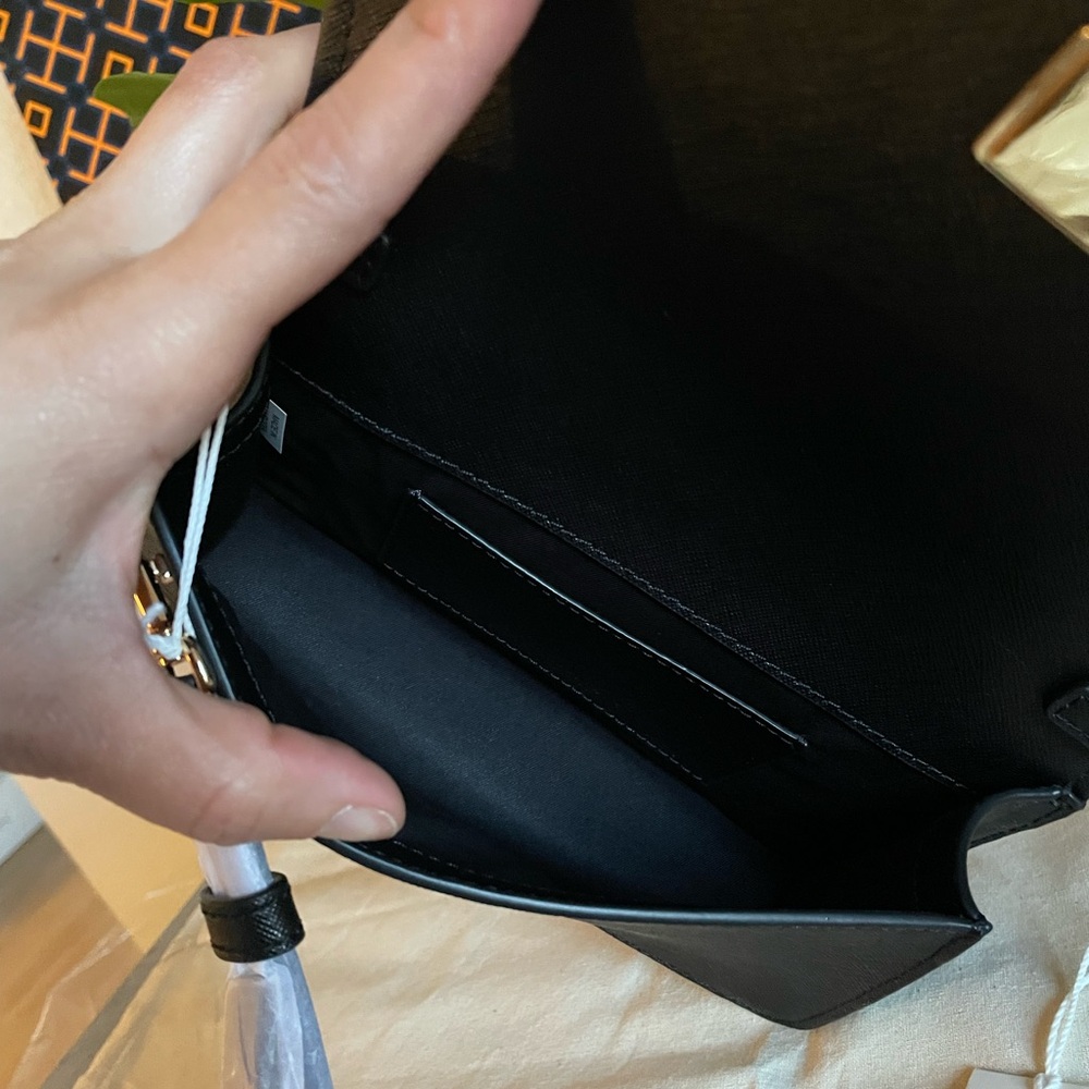 New, authentic tory burch Emerson mini crossbody bag black - Picture 7 of 11